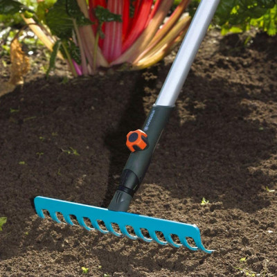 Rastrello combisystem a 12 denti completo di manico da 180 cm - Gardena Rastrello combisystem a 12 denti completo di manico da 180 cm - Gardena