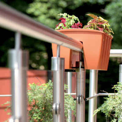 Vaso Fioriera Per Ringhiera Onda - 29 Cm, Colore Terracotta - Pratico E Resistente Agli UV Per Balcone E Terrazzo