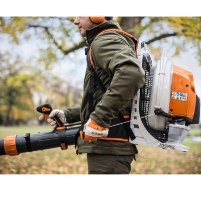 Soffiatore spalleggiato a scoppio Stihl BR 800 con avviamento laterale Soffiatore spalleggiato a scoppio Stihl BR 800 con avviamento laterale