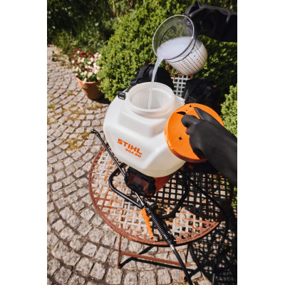 Stihl SGA 60 SET Irroratore 15 L con batteria AK10 | AgricolBio.it