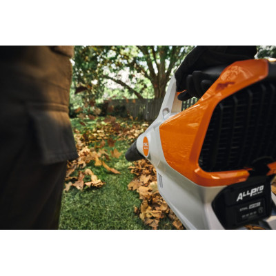 Stihl BGA 110 Soffiatore a batteria 36V - 914 m³/h | AgricolBio.it